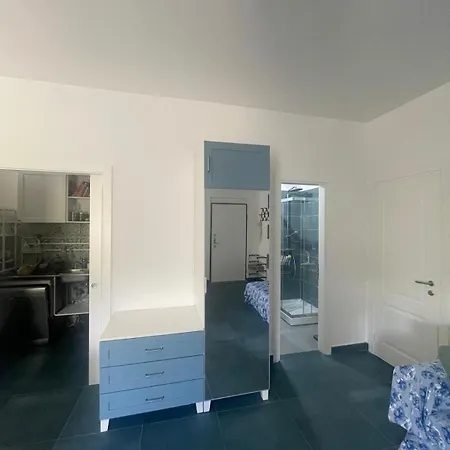 Casazzurra, Benvenuti Al Sud! Castellabate